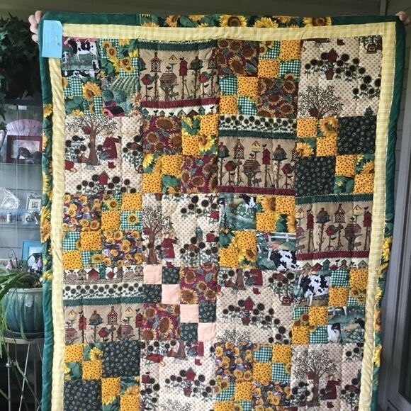 - Handmade Lap Quilt.   40” x 48” - Picture 3 of 10